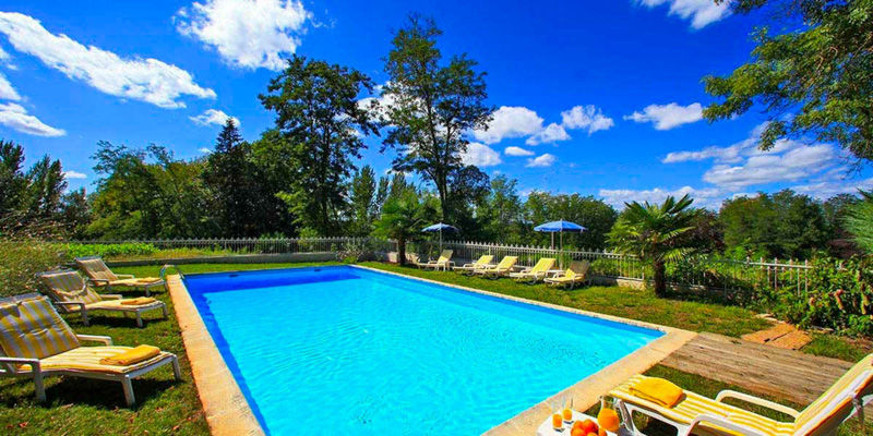Logis Hotel Restaurant Chateau Bellevue Cazaubon Exterior foto