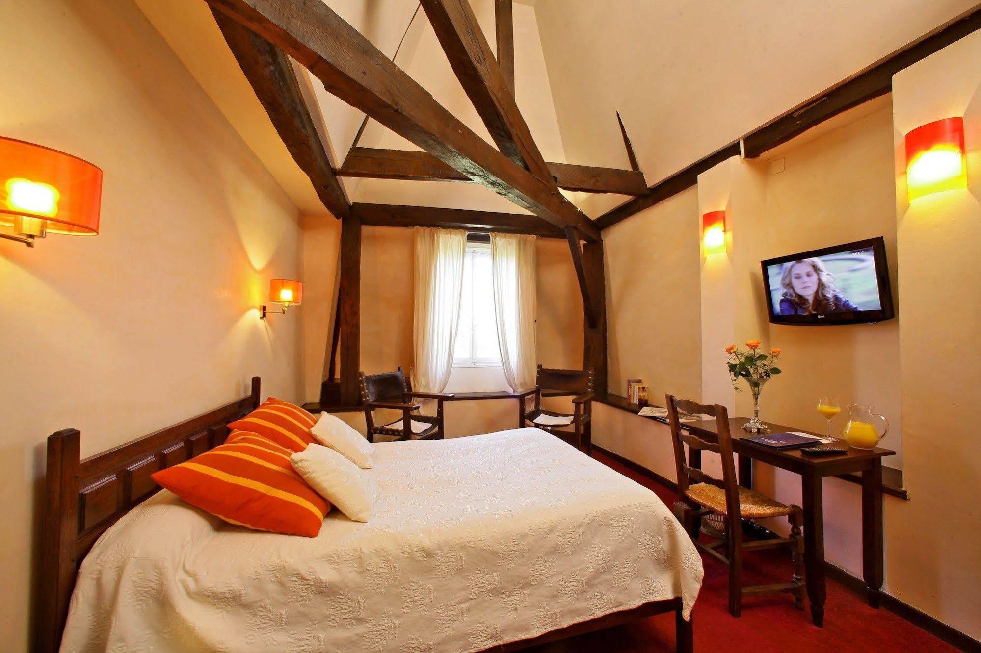 Logis Hotel Restaurant Chateau Bellevue Cazaubon Exterior foto